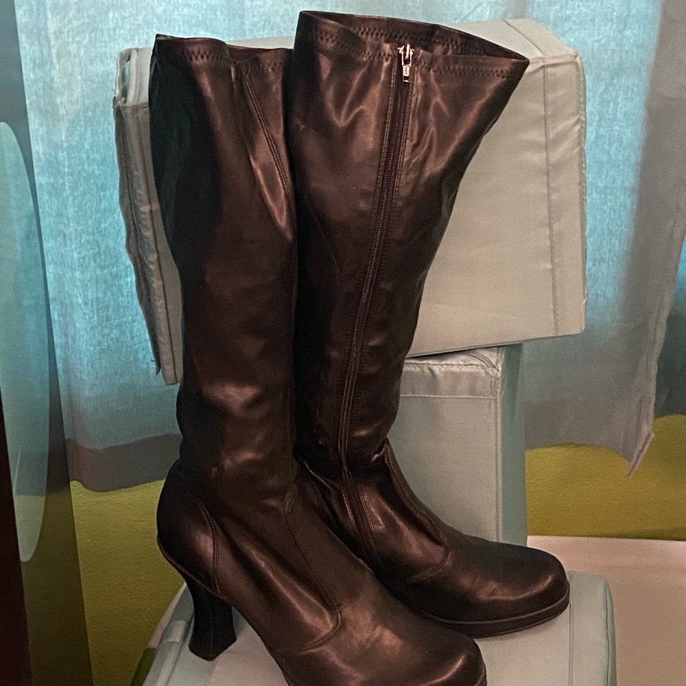 Excellent condition- Cathy Jean boots